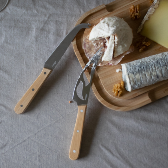 Cheese maker's set: 2 cheese cutting knives