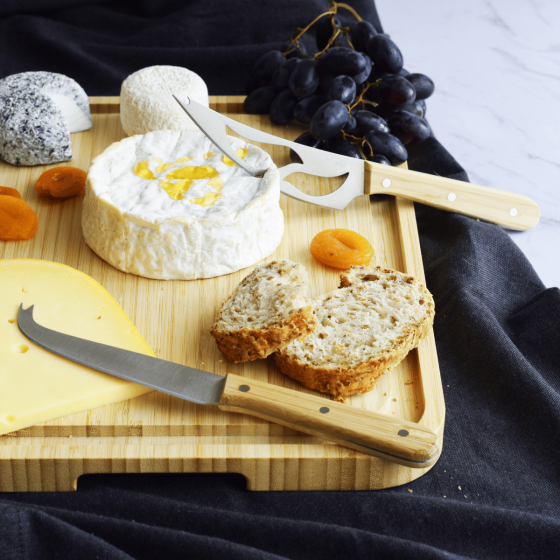 Cheese board with 2 knives