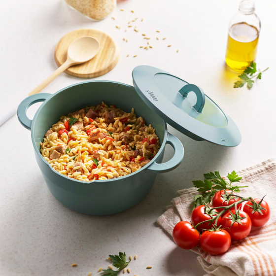 Die multifunktionale Cocotte aus recyceltem Aluminiumguss