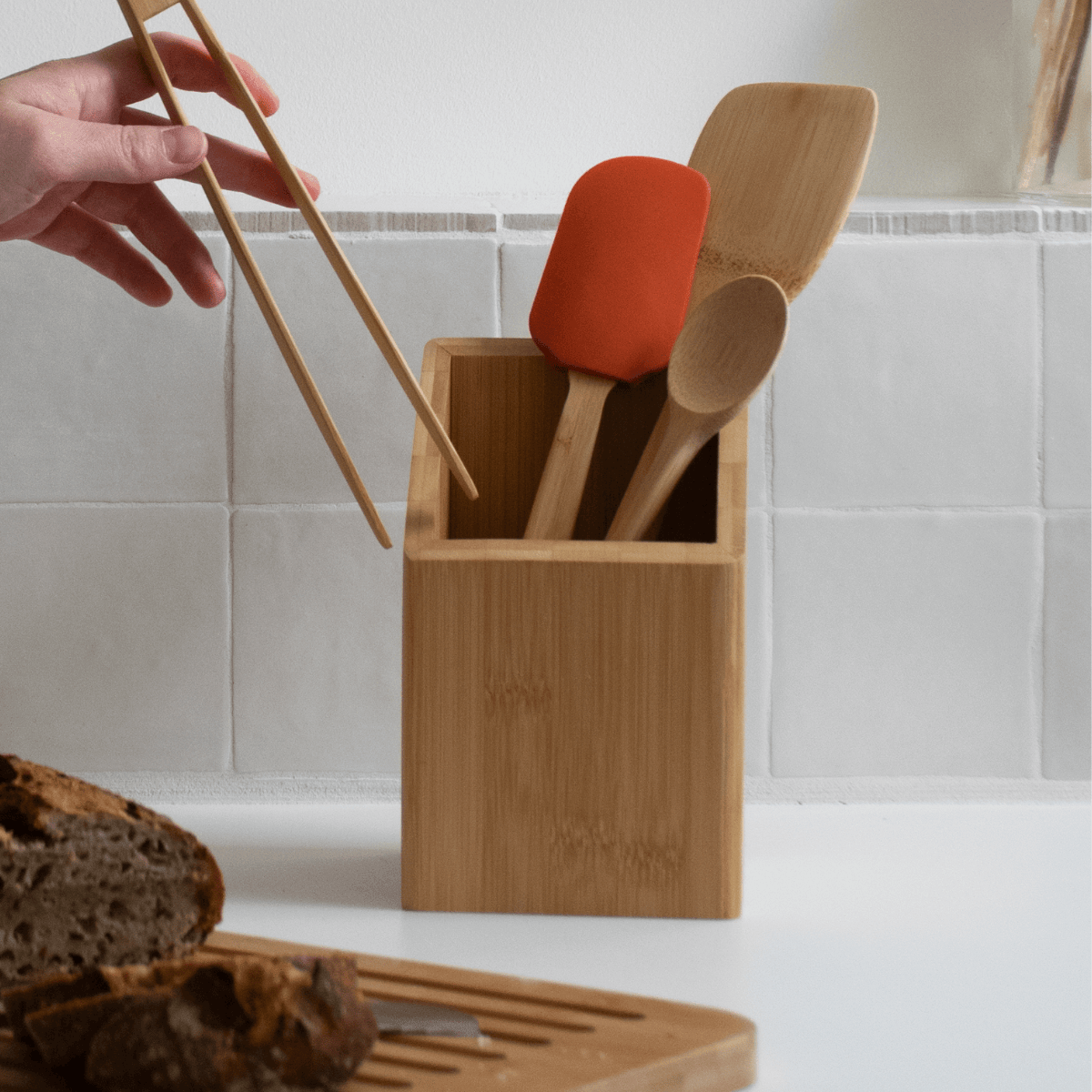 Store your spatulas, ladles and cooking tongs in a lovely natural bamboo utensil jar. Heavy and very stable, it features small, discreet ventilation holes at the base to allow moisture to escape after washing.