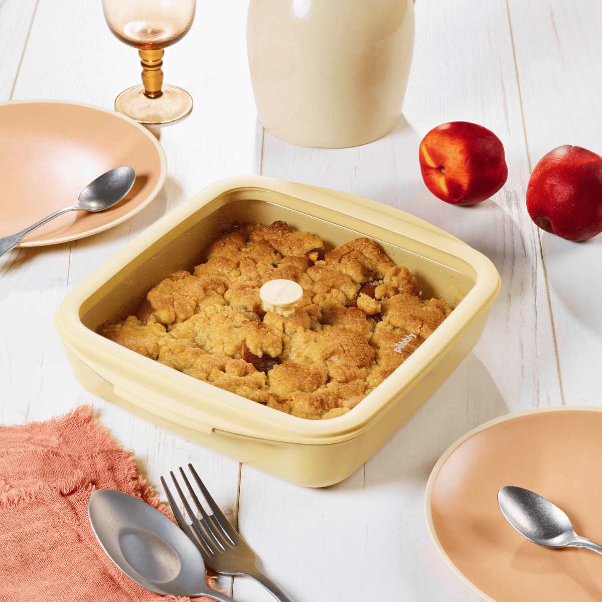 Le plat carré en verre effet céramique, parfait pour cuisiner et présenter vos recettes avec style.