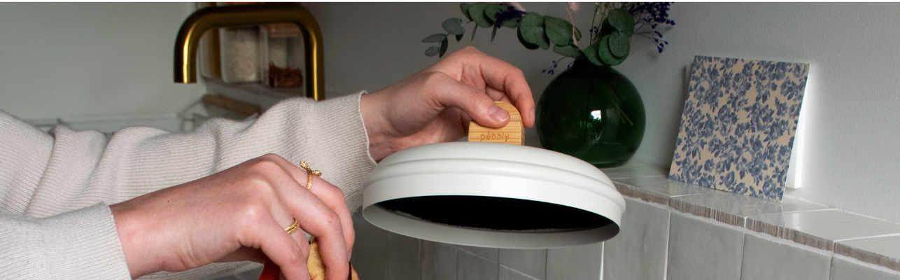 Compost en appartement : comment composter facilement chez soi avec Pebbly