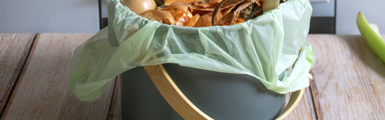 Gardez votre seau à compost propre avec les bio-sacs compostables Pebbly