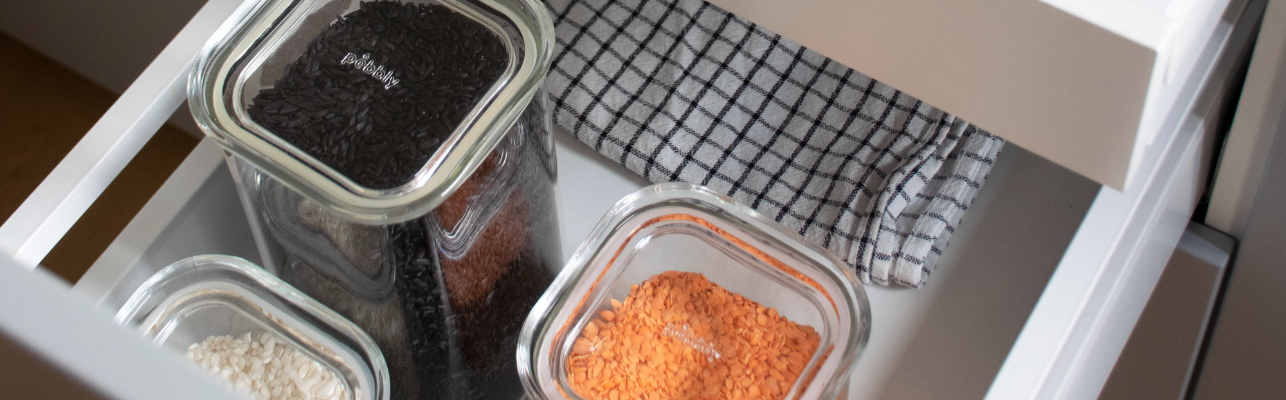 Réinventez vos tiroirs avec les boîtes de conservation en verre Pebbly